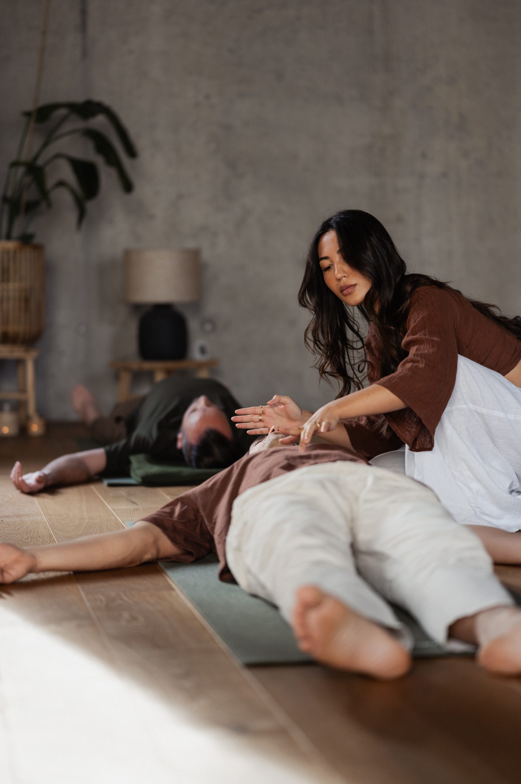 ständige Meditation in einer ruhigen Umgebung drinnen.